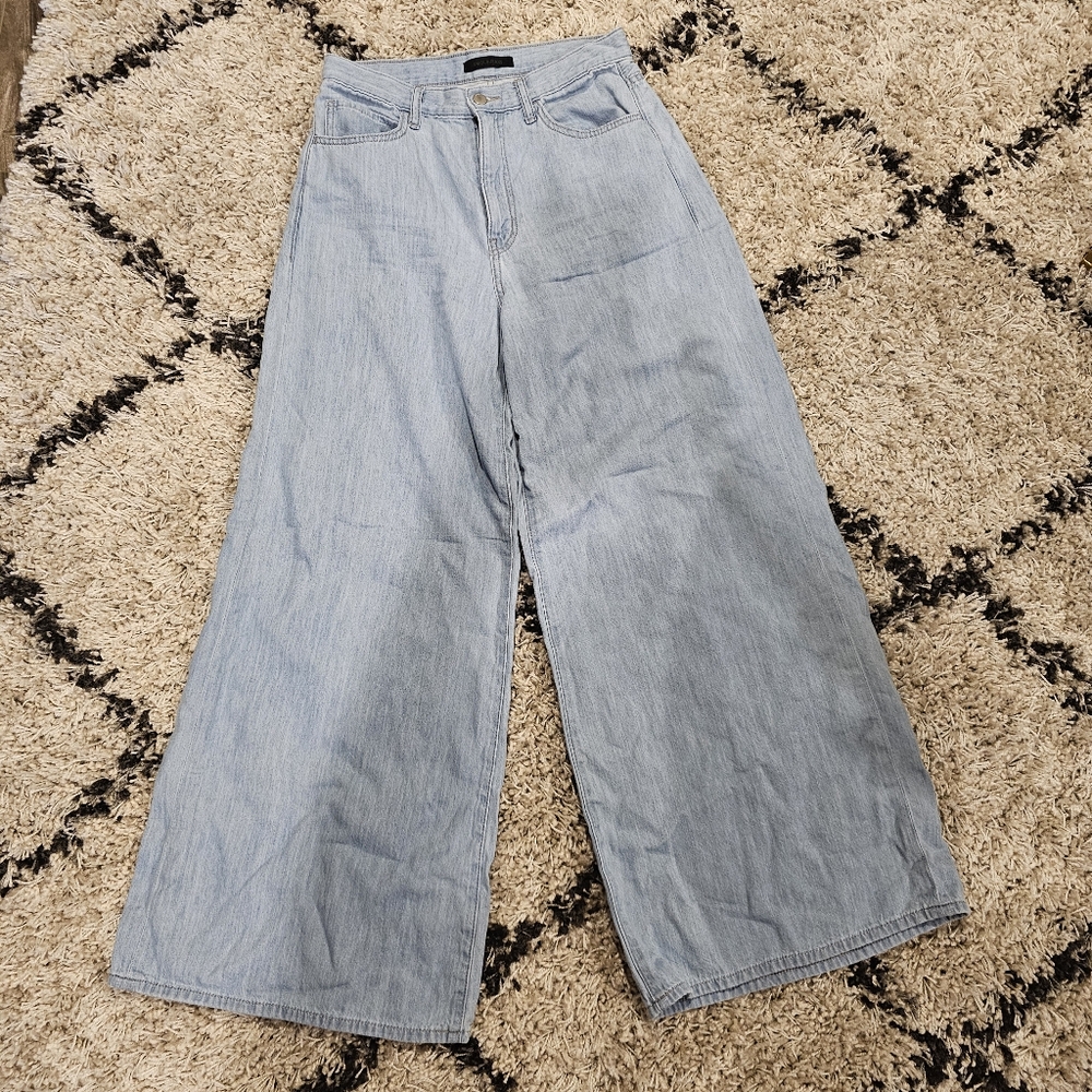 NWOT Uniqlo Wide Leg Jeans